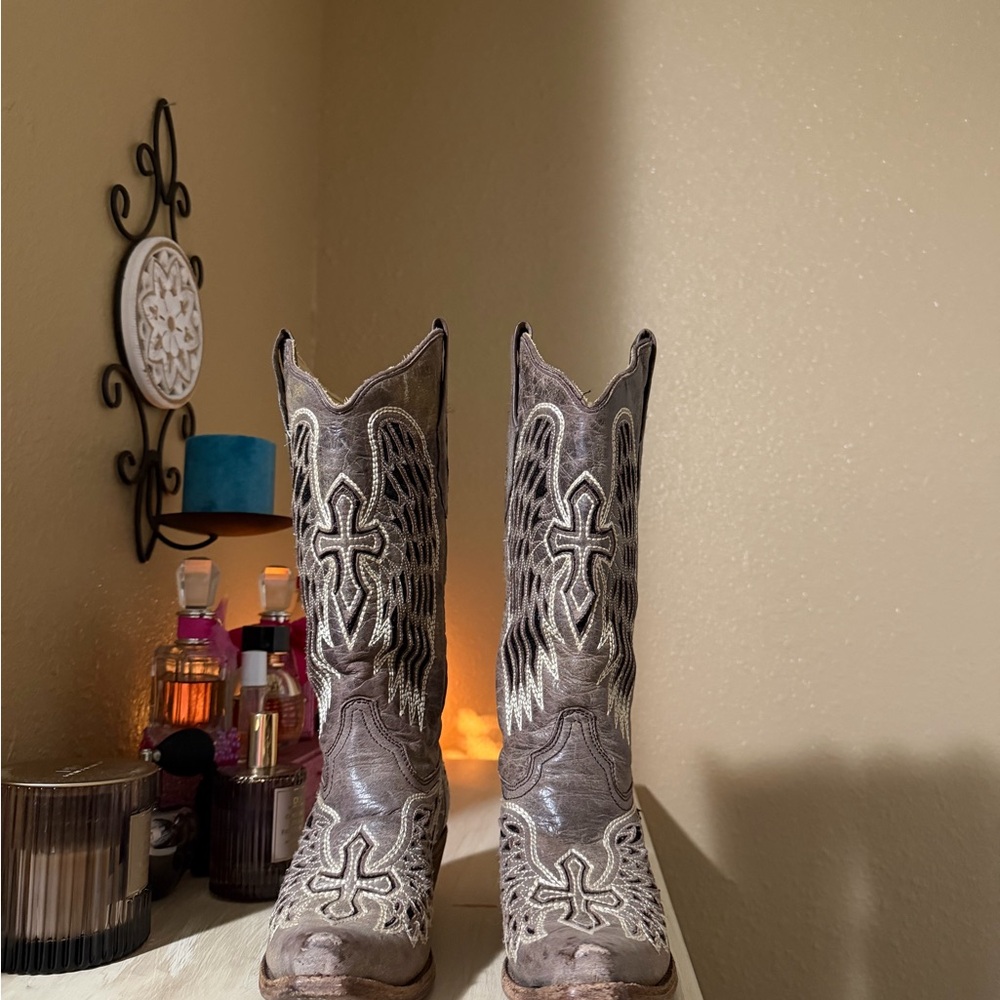 Embroidered Brown Western Heeled Boots with Cross Detail